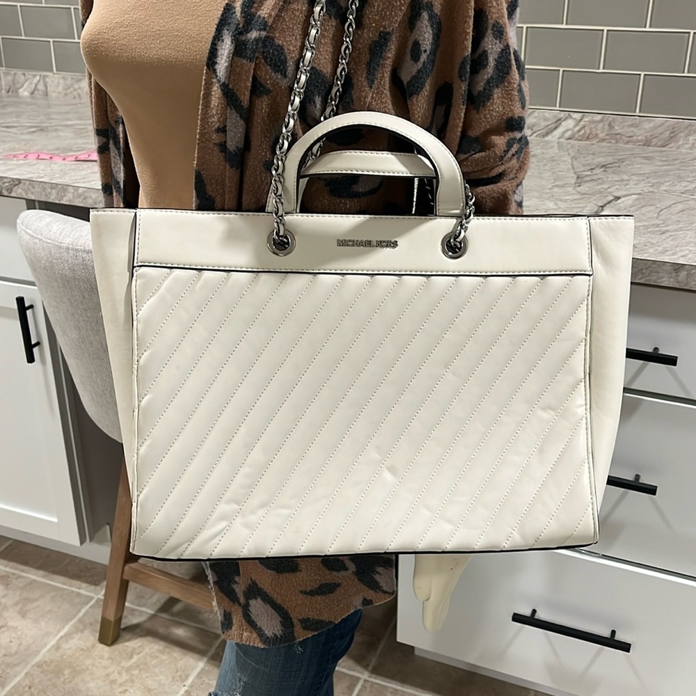 Michael Kors Purse - Picture 2 of 11
